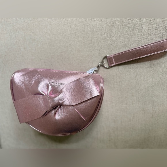 Bath & Body Works - Travel Bag - Clutch Purse Case - Zip Up - Shiny Pink - Picture 6 of 6